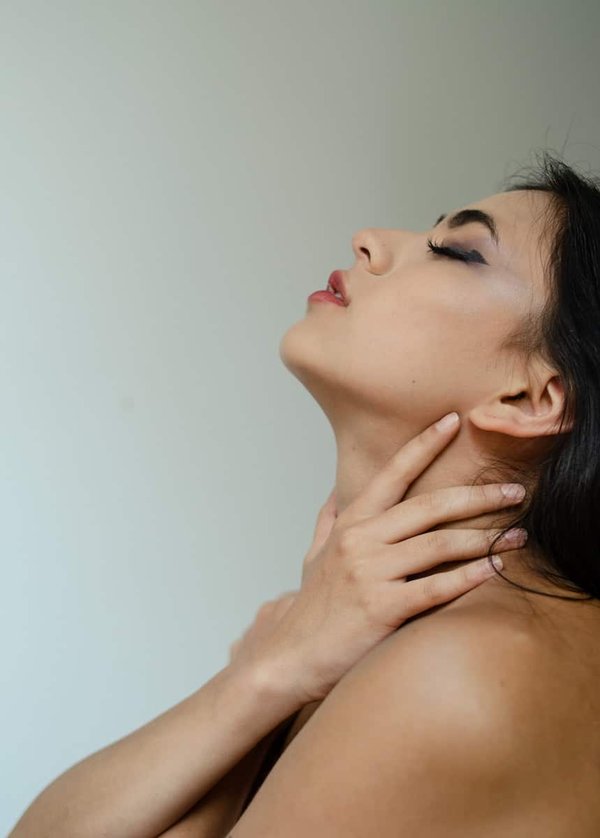 Pourquoi A-t-on plus mal à la gorge le soir ?