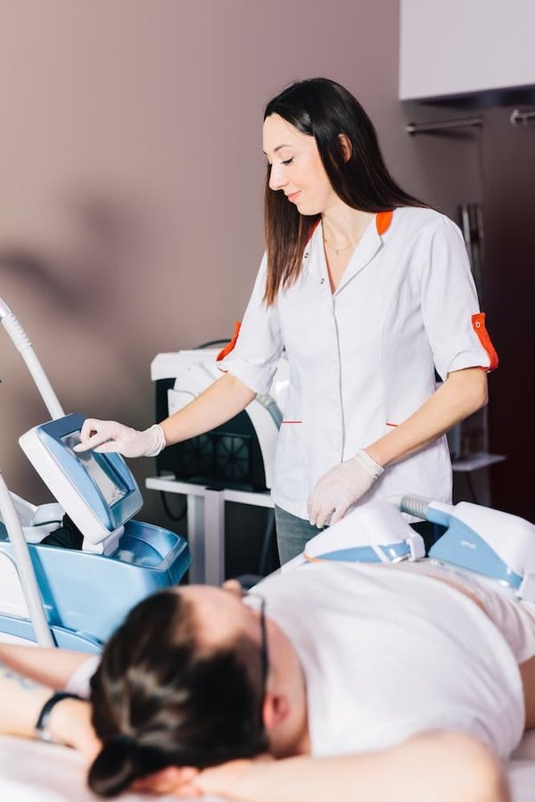 Cryolipolyse à Tours : mincir efficacement et sans douleur